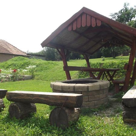 Oereg Somfa Vendeghaz Hotel Uppony Екстериор снимка